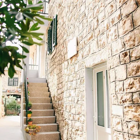 Portside House-apartments Kaštela